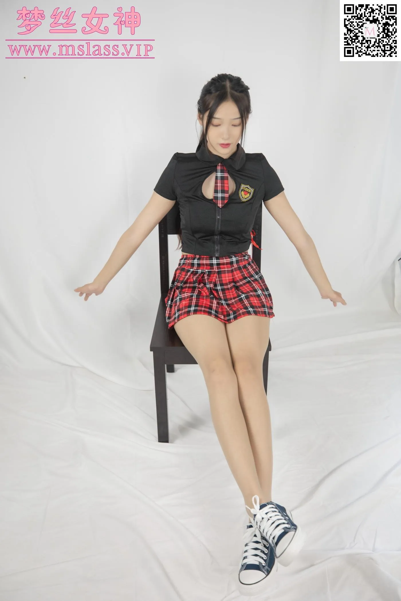 [MSLASS梦丝女神] 2020.10.03 NO.128 诗琪 帆布鞋 [70P]插图5